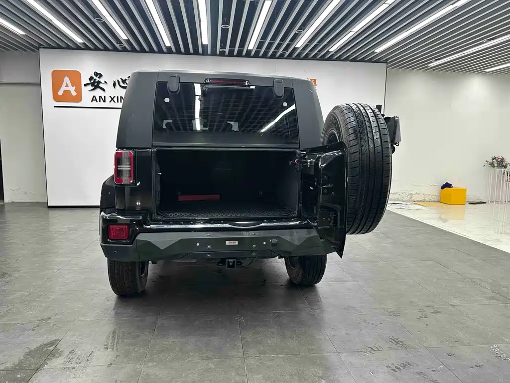 Beijing BJ40 2020 2.0T Automatic 4WD City Hunter Edition Xiake