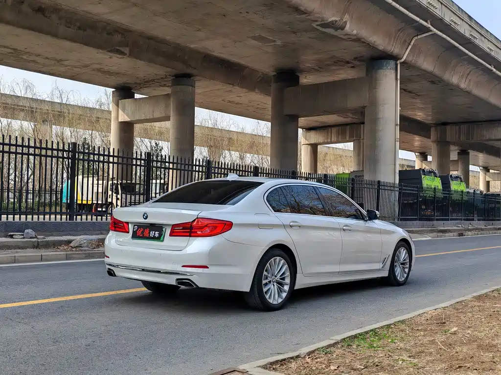 BMW 5 Series PHEV 2020 530Le Pioneer Edition