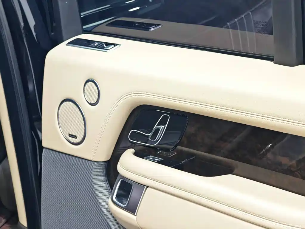 Range Rover 2021 3.0 L6 Heritage Edition