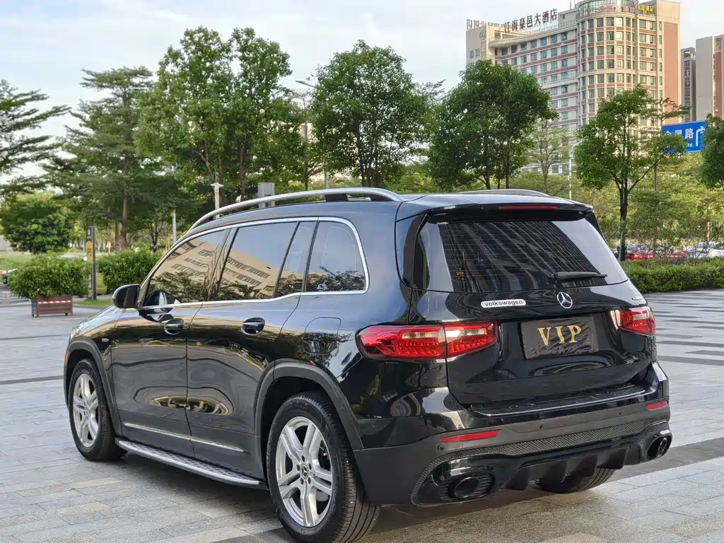 Mercedes-Benz GLB 180 Dynamic Edition 2021
