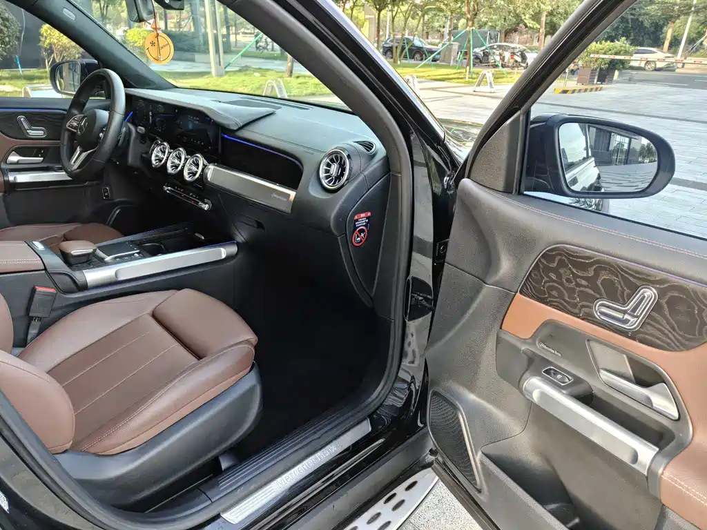 Mercedes-Benz GLB 180 Dynamic Edition 2021