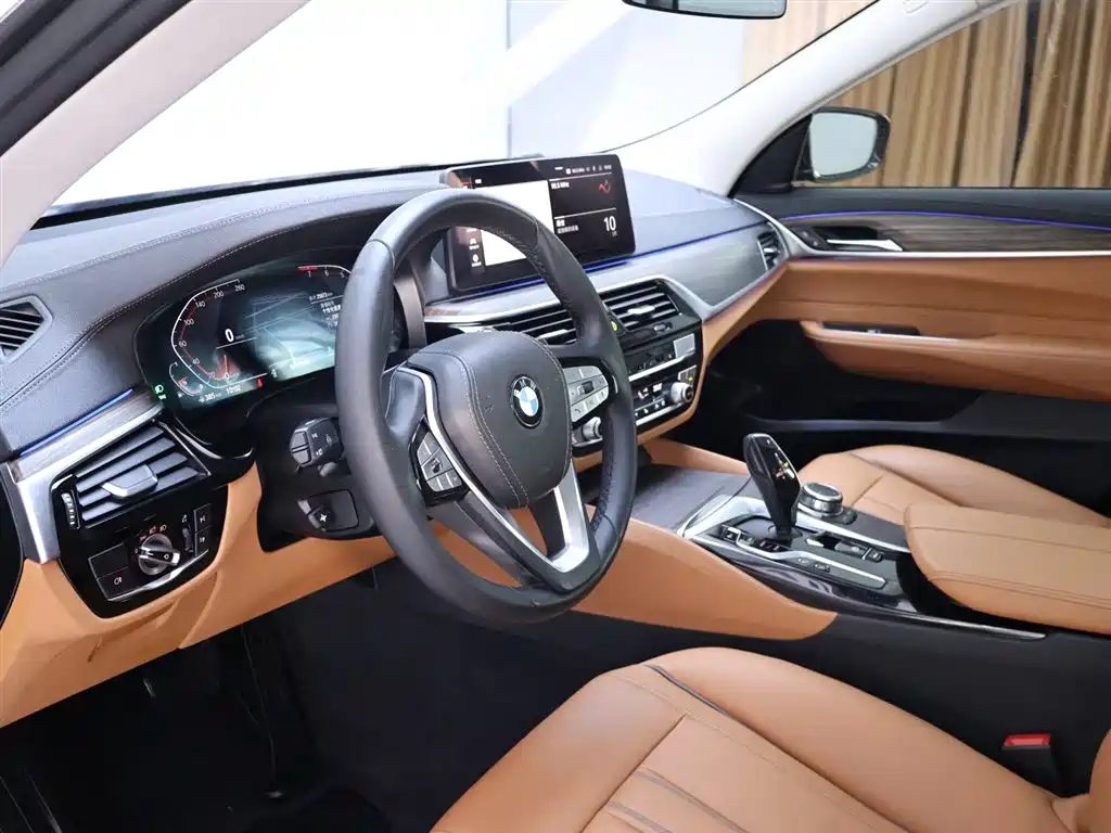 BMW 6 Series Gran Turismo 630i Luxury Line 2021