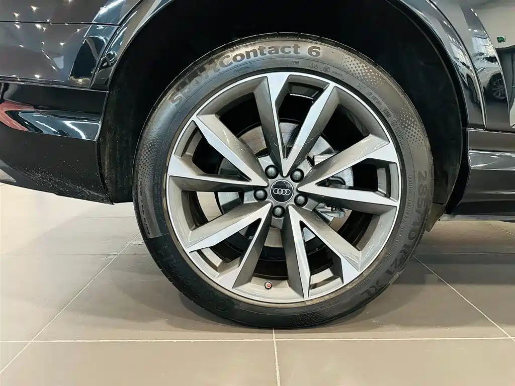 Audi Q7 2023 55 TFSI quattro S line