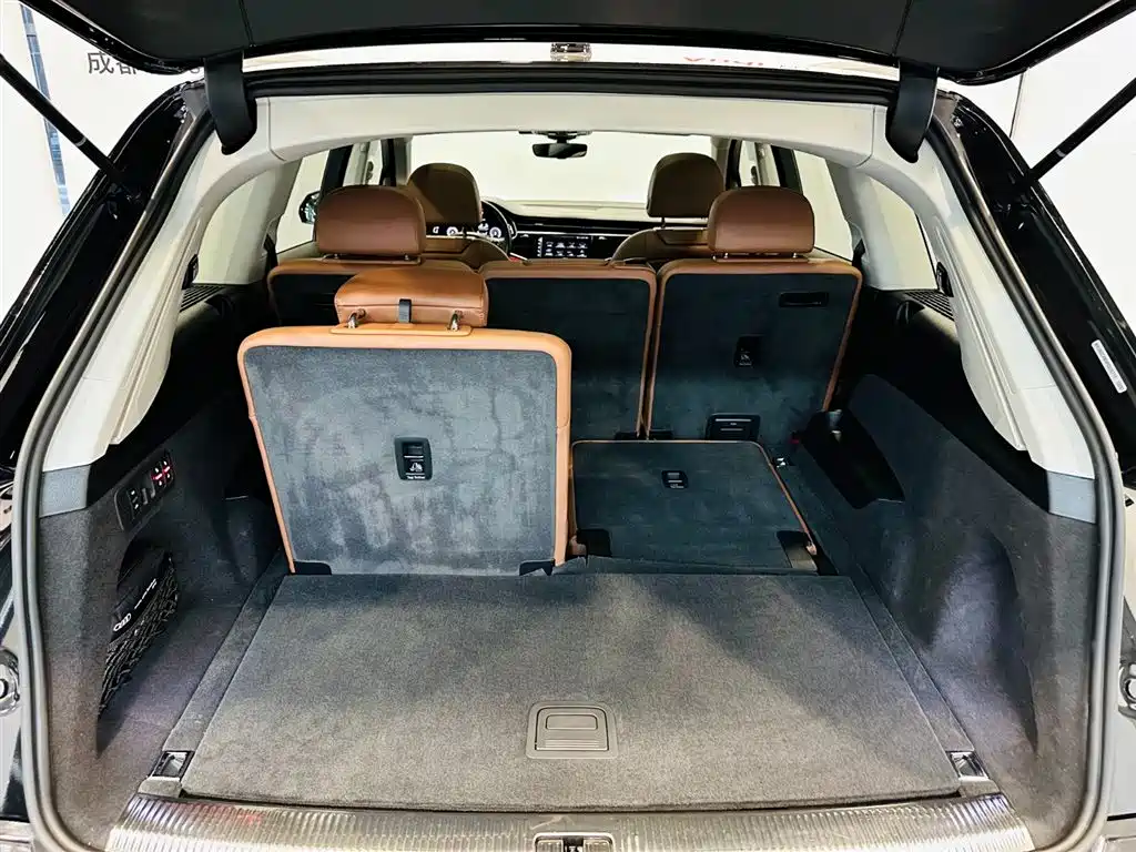 Audi Q7 2023 55 TFSI quattro S line