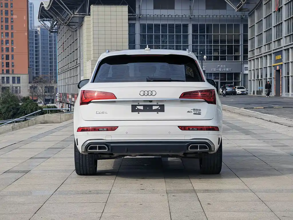 Audi Q5L 2022 40T Luxury Dynamic Edition