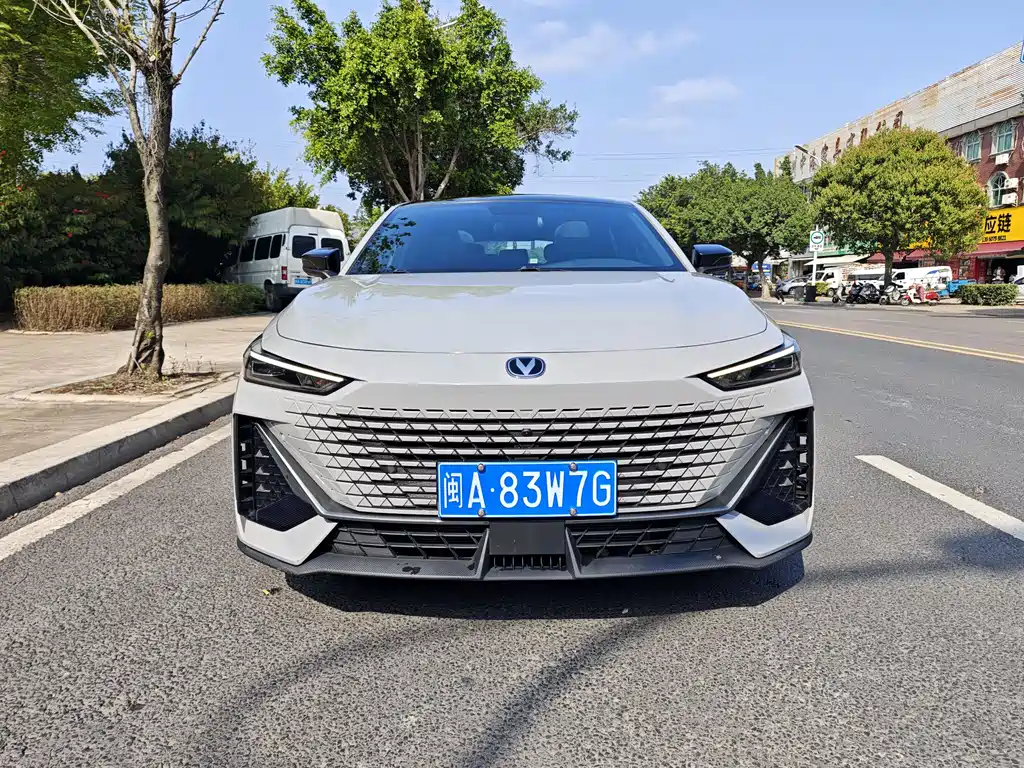 Changan UNI-V 2022 1.5T Premium