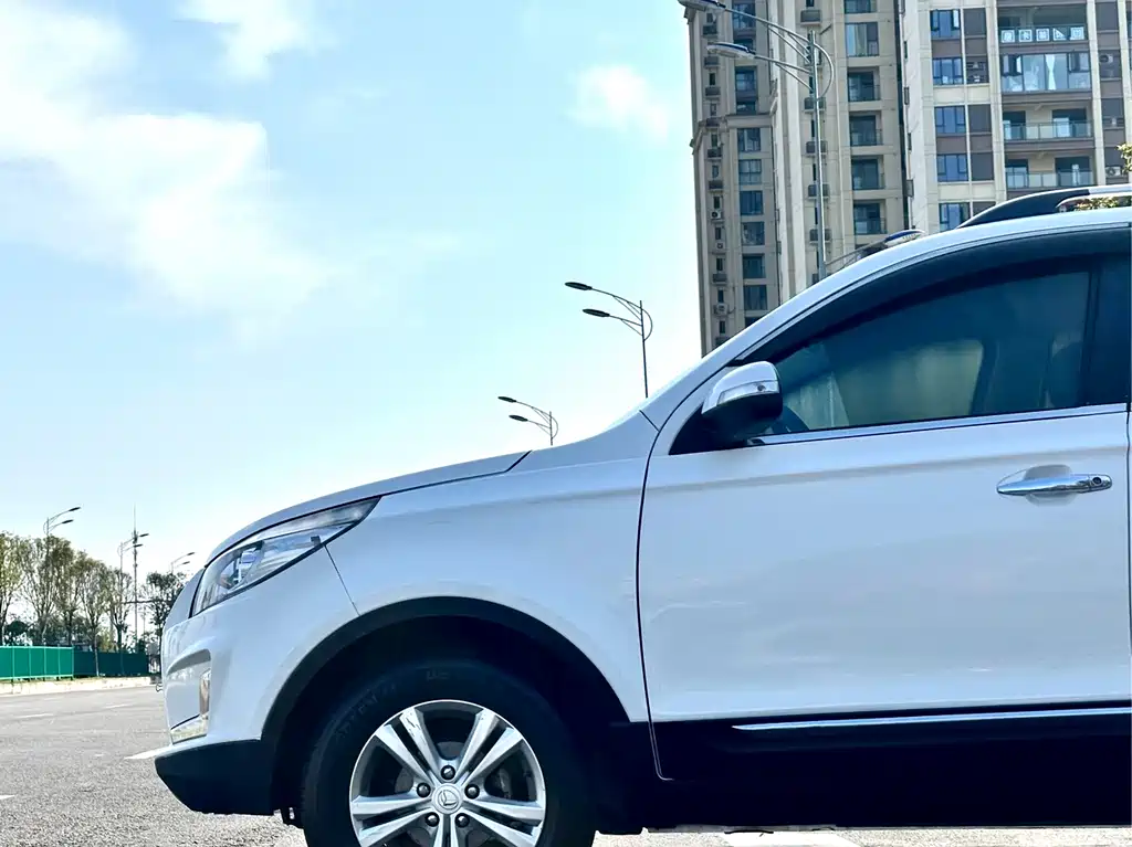 BAIC Huansu S3 2014 1.5L Luxury Edition China IV