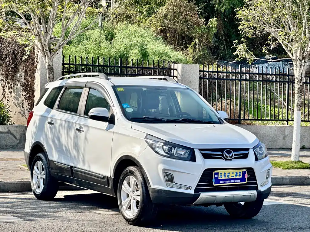 BAIC Huansu S3 2014 1.5L Luxury Edition China IV