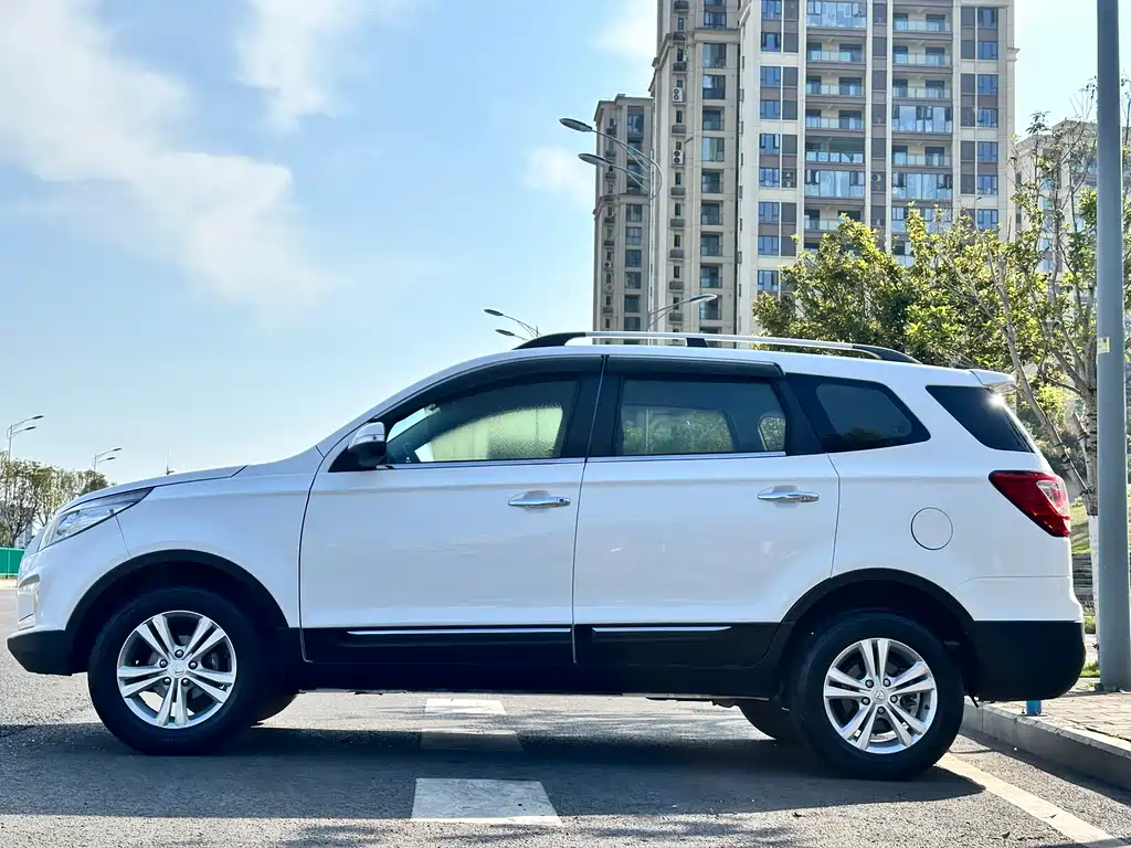 BAIC Huansu S3 2014 1.5L Luxury Edition China IV