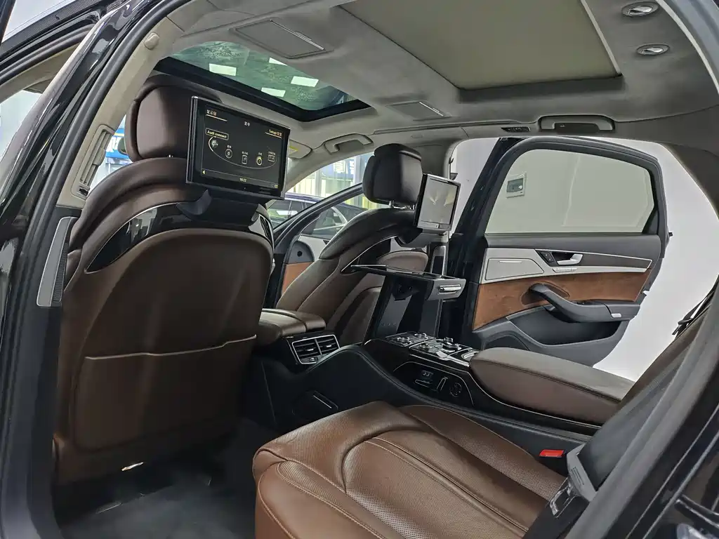 Audi A8L 45 TFSI quattro