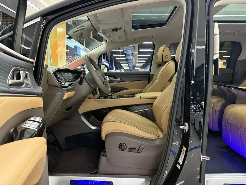 Denza D9 2022 DM-i 970 AWD Flagship Edition