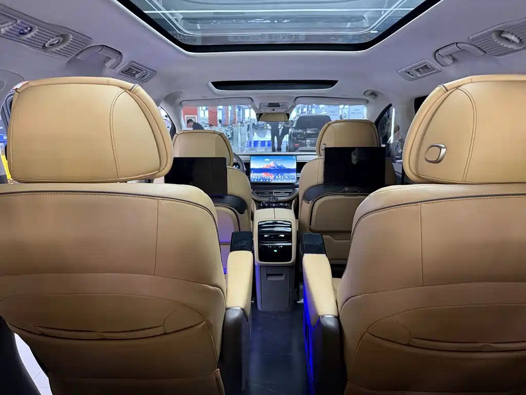 Denza D9 2022 DM-i 970 AWD Flagship Edition
