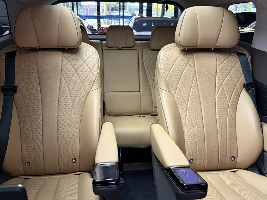 Denza D9 2022 DM-i 970 AWD Flagship Edition