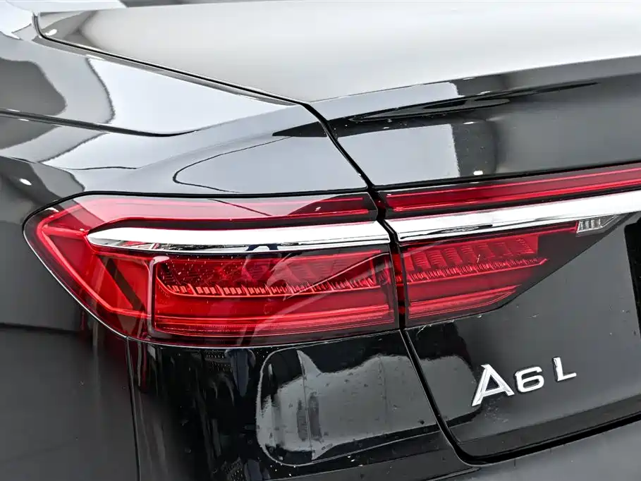 Audi A8L 60 TFSIe quattro Collector's Edition