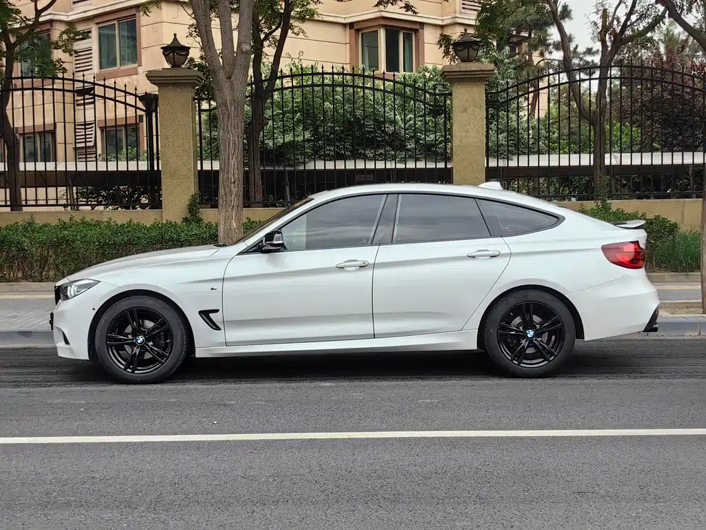 BMW 3 Series GT 2020 320i M Sport Night Edition