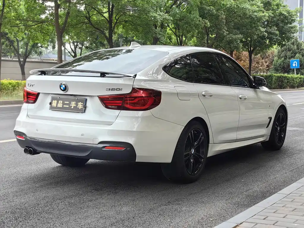 BMW 3 Series GT 2020 320i M Sport Night Edition