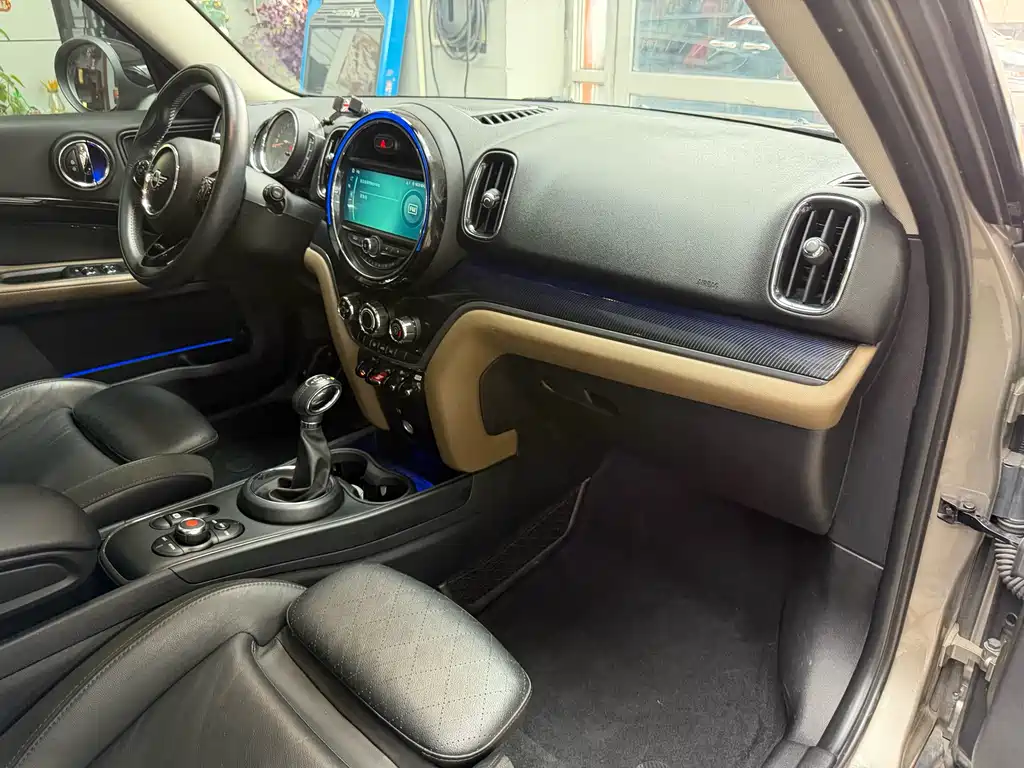 MINI Countryman 2018 1.5T COOPER ALL4 Artist