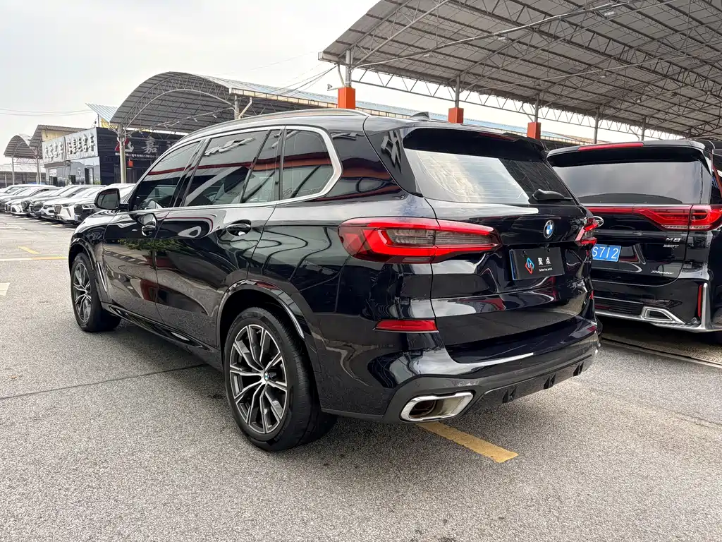 BMW X5 2022 Facelift xDrive 30Li Exclusive Edition M Sport Package