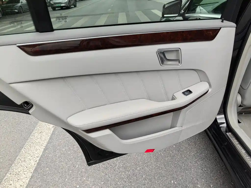 Mercedes-Benz E-Class 2012 E 260 L CGI Fashion