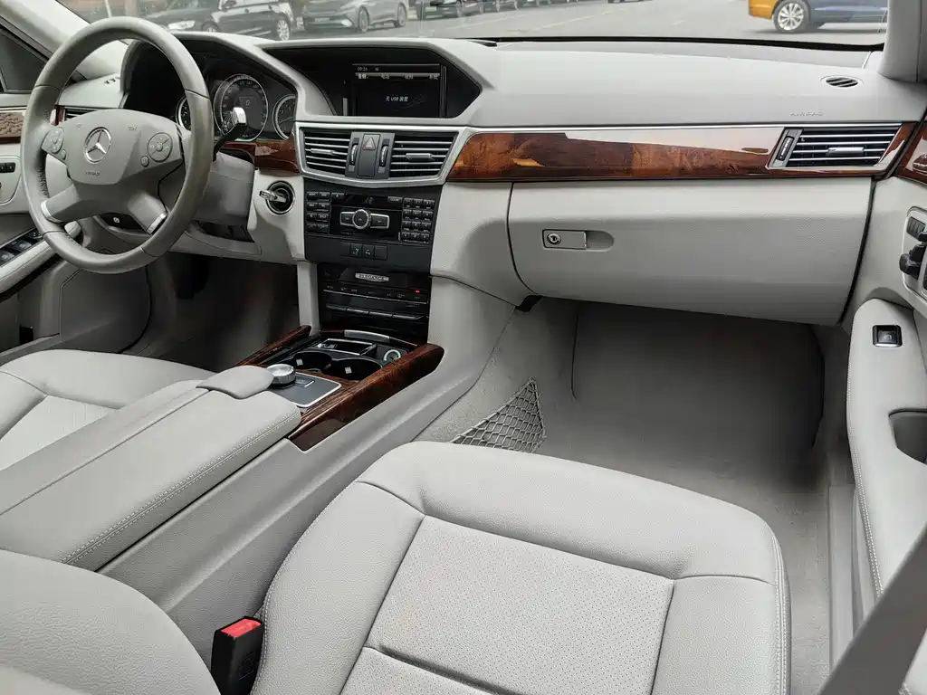 Mercedes-Benz E-Class 2012 E 260 L CGI Fashion