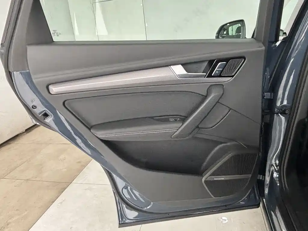 Audi Q5L 2025 45 TFSI Luxury Dynamic Edition