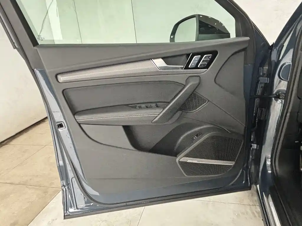 Audi Q5L 2025 45 TFSI Luxury Dynamic Edition