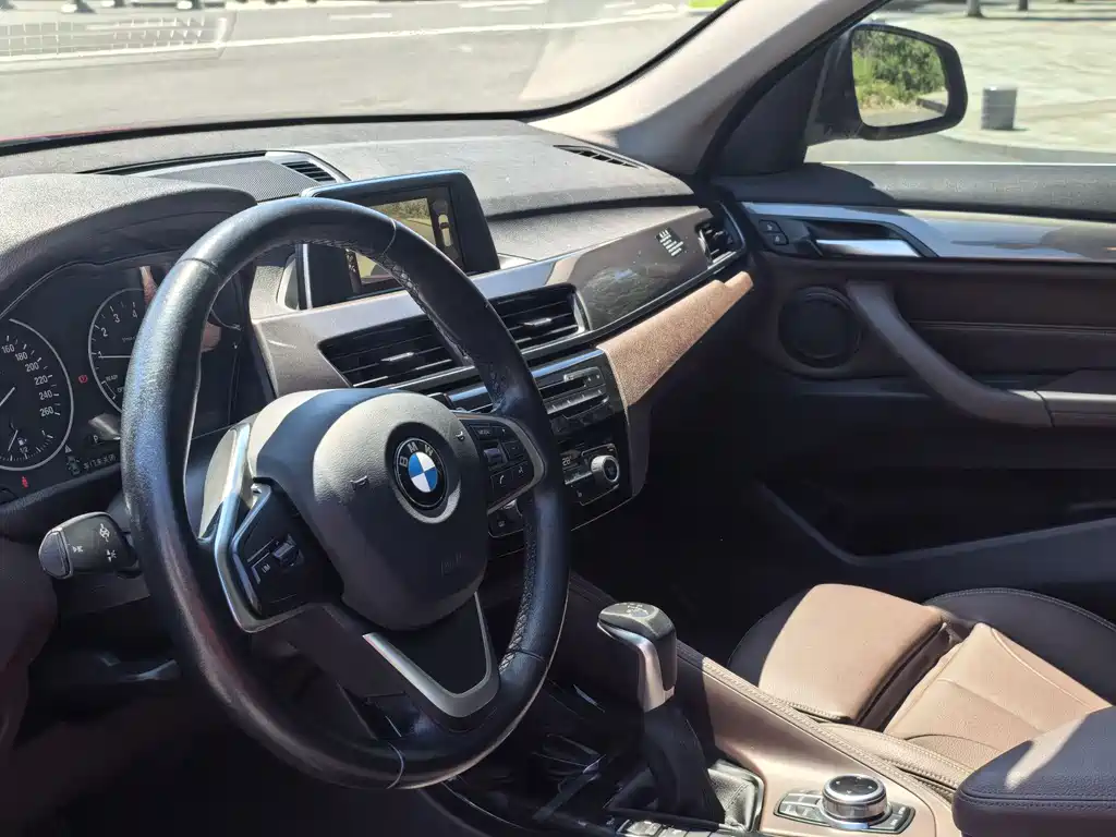 BMW X1 2016 sDrive20Li Luxury