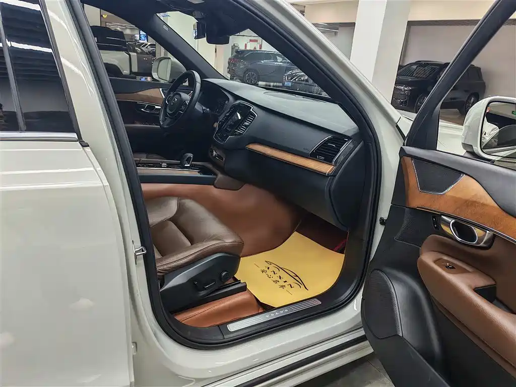 Volvo XC90 2021 B6 Momentum Luxury Edition 7-seat