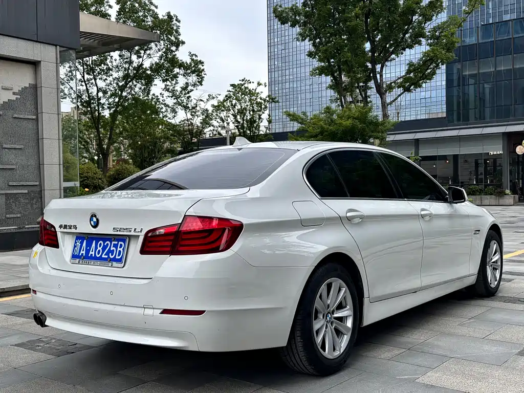 BMW 5 Series 2013 525Li Leading Edition
