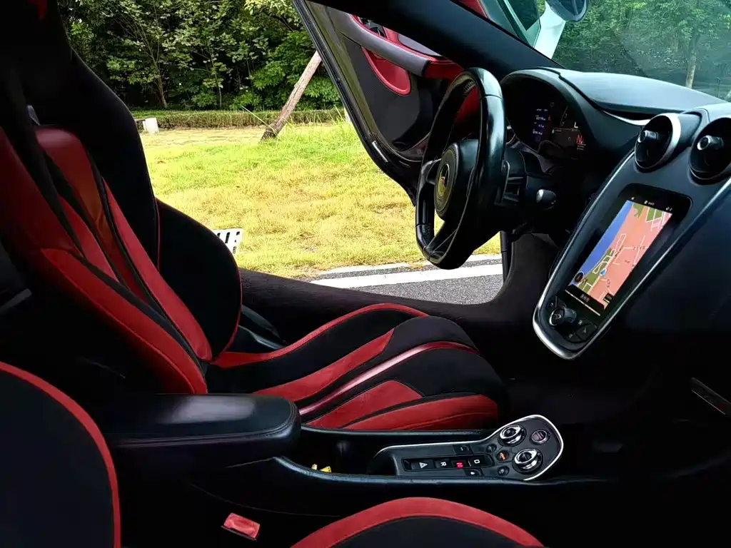 McLaren 570S 2015 3.8T Coupe