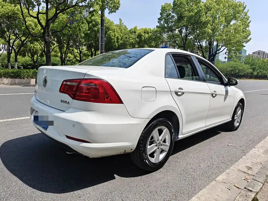 Volkswagen Bora 2014 1.6L Automatic Fashion Edition