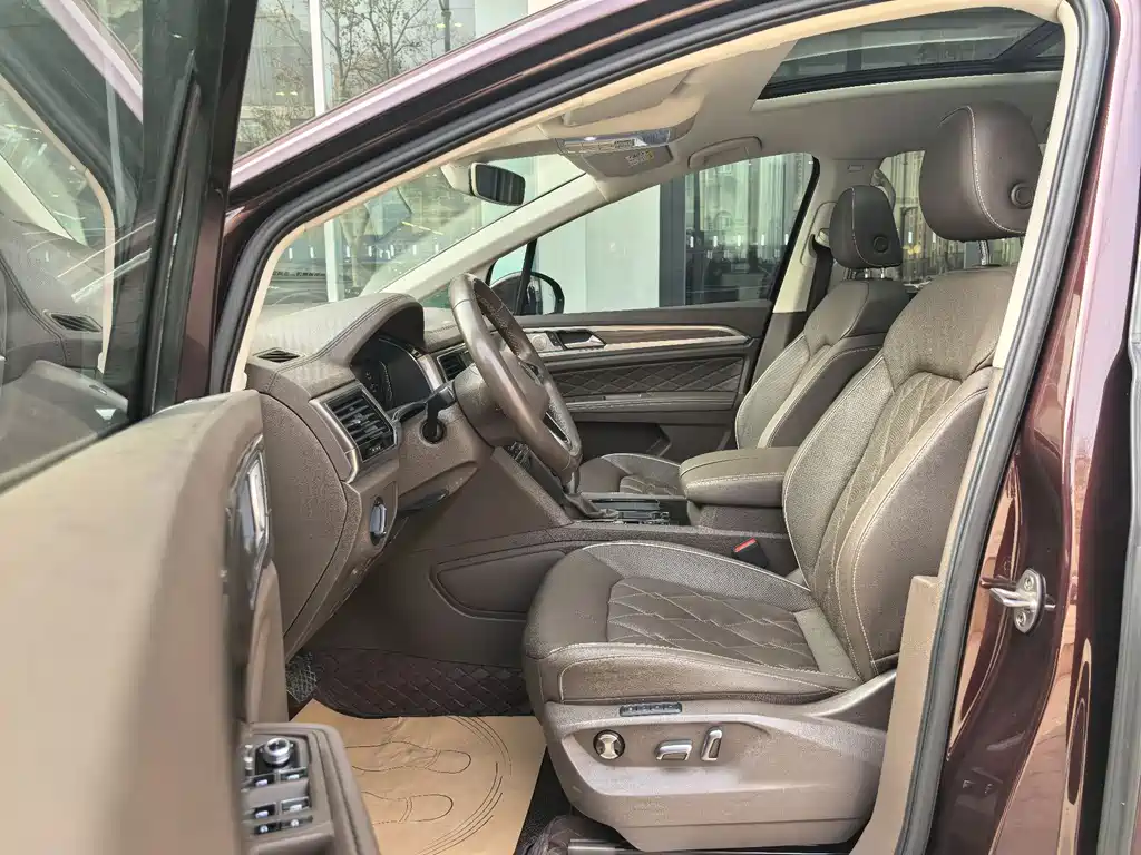 Viloran 2020 380TSI Premium