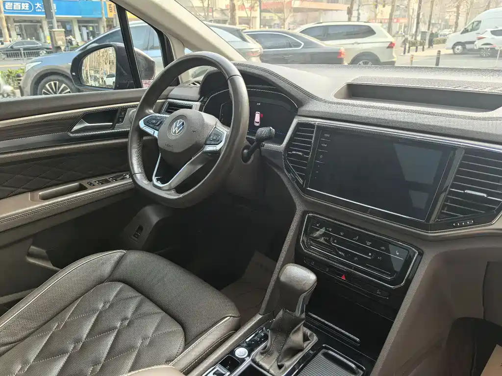 Viloran 2020 380TSI Premium