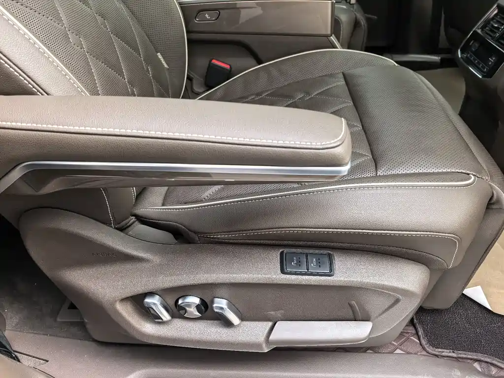 Viloran 2020 380TSI Premium