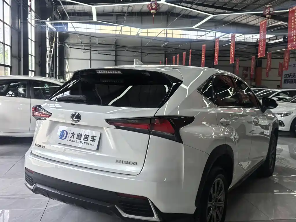 Lexus NX 200 FWD