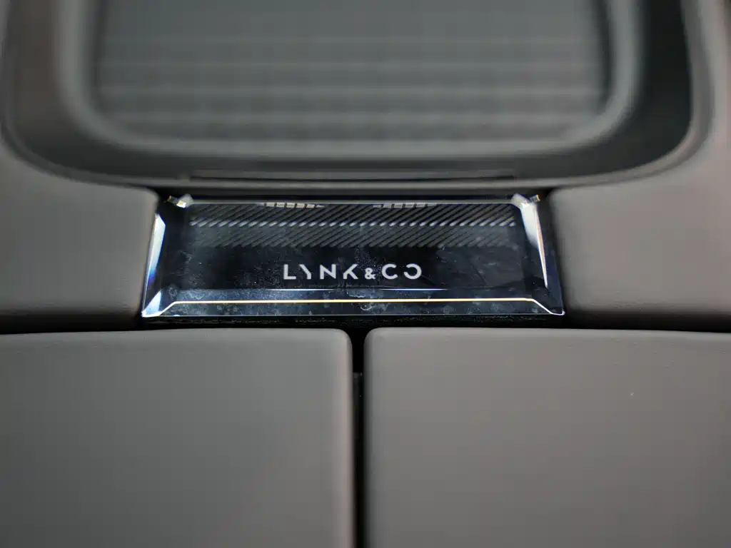 Lynk & Co 08 EM-P 2023 220km AWD Performance Halo