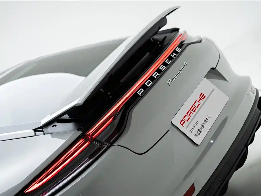 2023 Porsche Panamera 4 Executive LWB 2.9T
