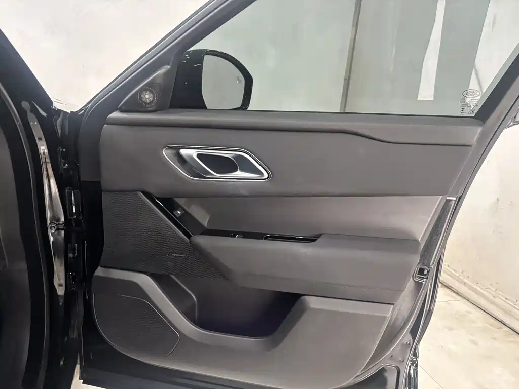 Range Rover Velar 2025 Dynamic SE