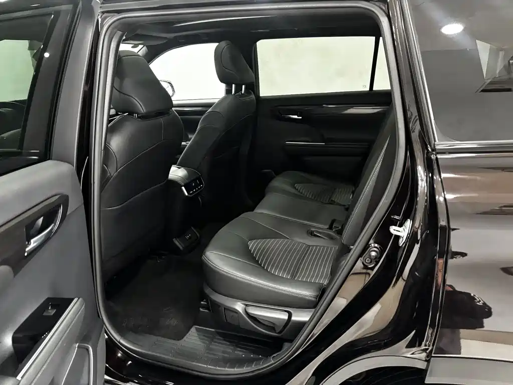 Crown Kluger 2022 2.0T AWD Sport Edition