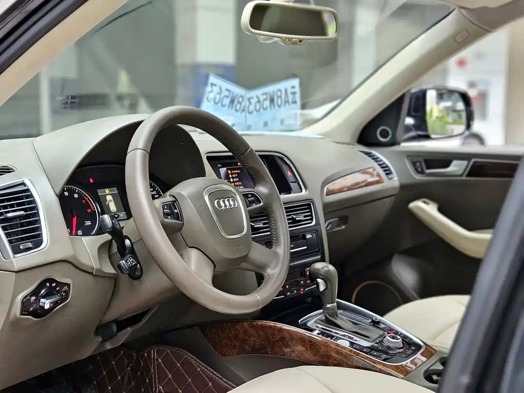 Audi Q5 2011 2.0 TFSI Comfort