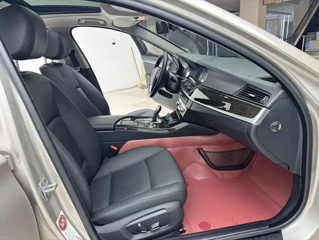 BMW 5 Series 2013 525Li Leading Edition