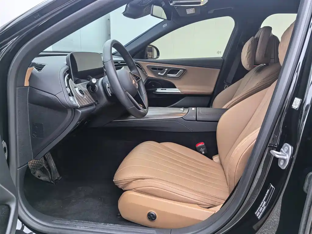 Mercedes-Benz E-Class 2025 E 300 L Fashion Edition