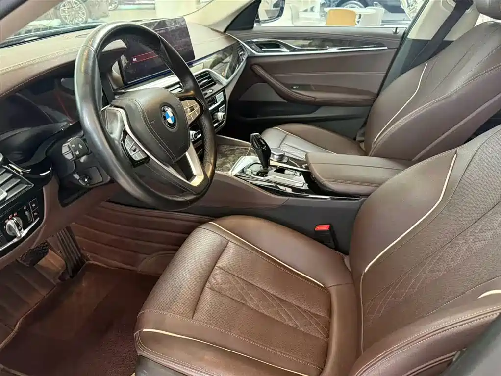 BMW 5 Series 2021 525Li Luxury Package