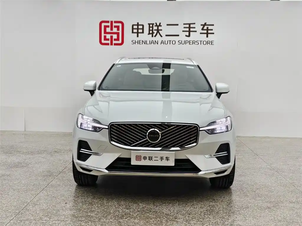 Volvo XC60 2026 B5 AWD Momentum Luxury Edition
