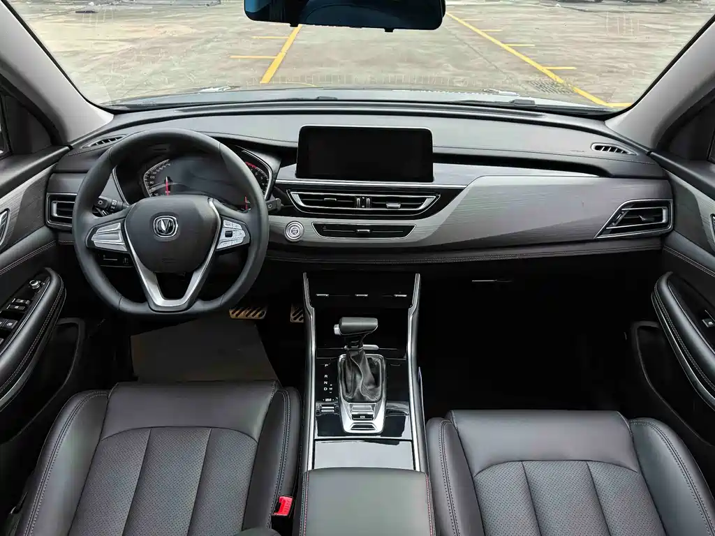 Changan CS75 2021 Honor Million Edition 280T DCT Luxury
