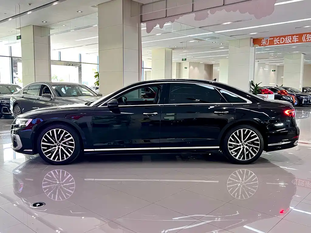 Audi A8L 2024 50 TFSI quattro Premium Selection