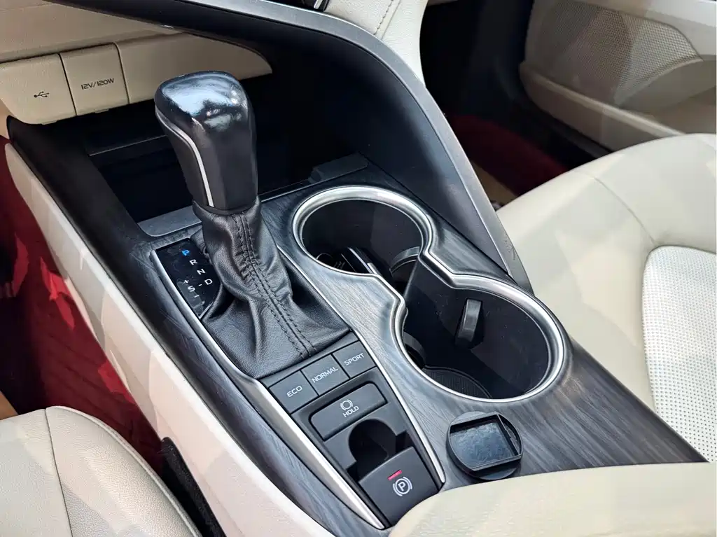 Camry 2021 2.5G Luxury Edition