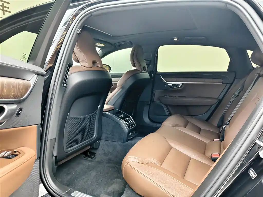 Volvo S90 2024 B5