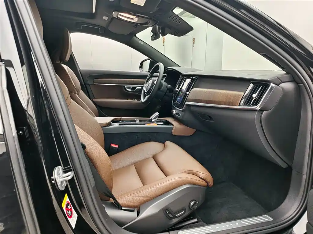Volvo S90 2024 B5