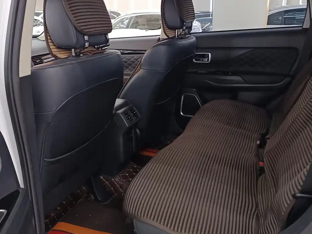 Mitsubishi Outlander 2020 2.4L 4WD Zhi Xiang Edition 5-Seater